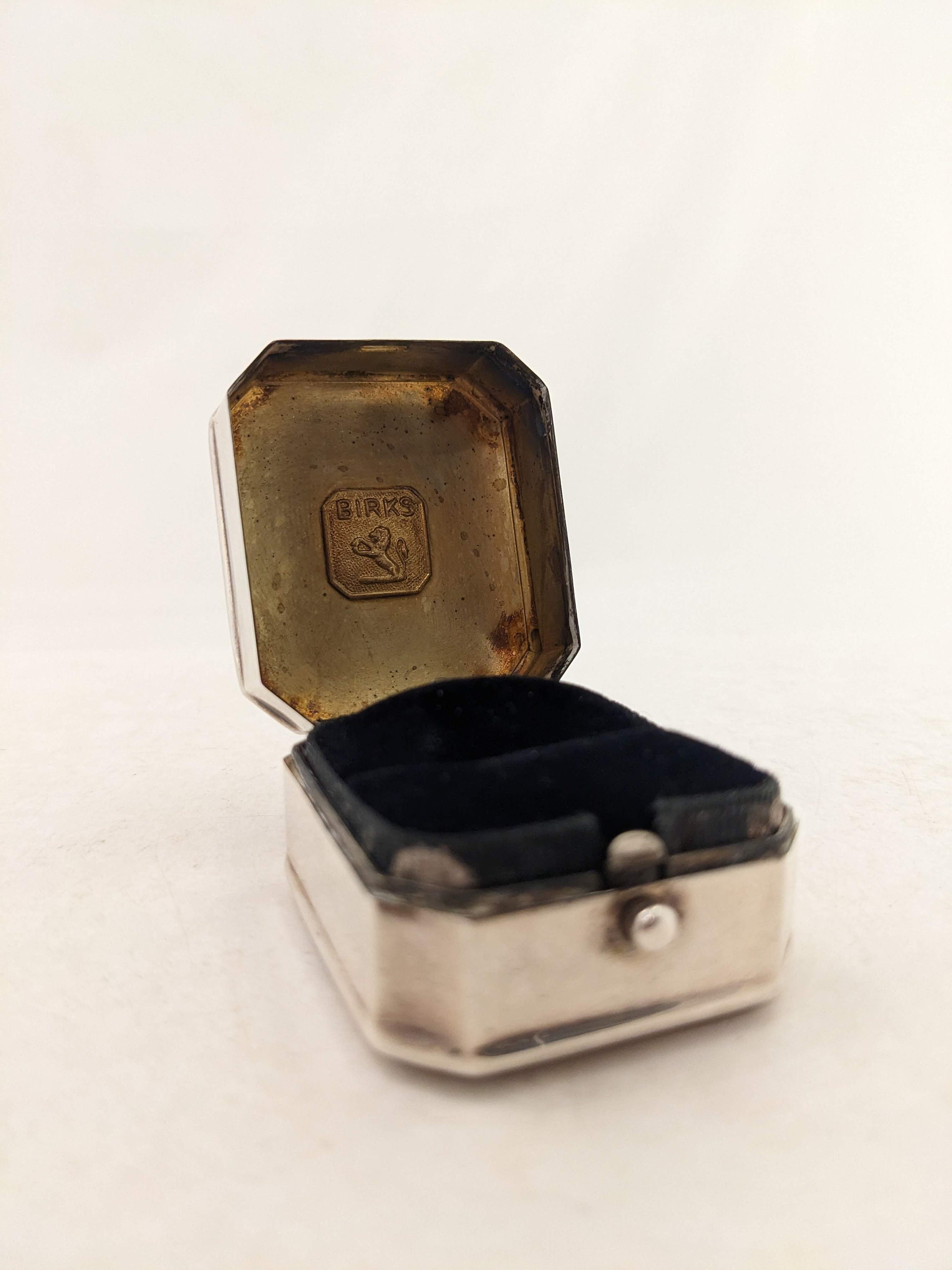 Antique Leather Squared Oval Ring Box With Clasp Front