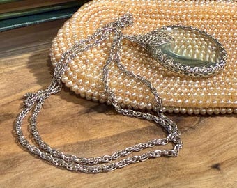 Collana vintage in filigrana decorata con pendente a forma di lente d'ingrandimento - Catena da 24"