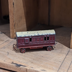 Raro vagón de tren rojo de la época anterior a la guerra de Dinky Toys Meccano