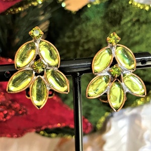 Christmas Tree Earrings, Christmas Jewelry, Holiday Jewelry, Clip Christmas Earrings, Vintage Christmas Tree Earrings, Clip Tree Earring