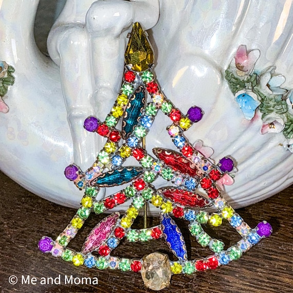 Vintage Christmas Tree Pin, Multi-Colored Christmas Tree Brooch, Vintage Christmas Jewelry, Vintage Holiday Jewelry, Holiday Wear
