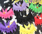 Gothic Bat Keyring, Felt Keychain, Horror Keyring, Creepy Cute Keyring, Pastel Goth Gift, Fun Keyring, Halloween Gift, Alternative Present