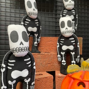 Skelett Plushie Puppe, Halloween Puppe, Gothic Puppe, Horror Geschenk, Goth Geschenk, Halloween Kunst Spielzeug, gruselige Puppe, Skeleton Home, Gothic Art D