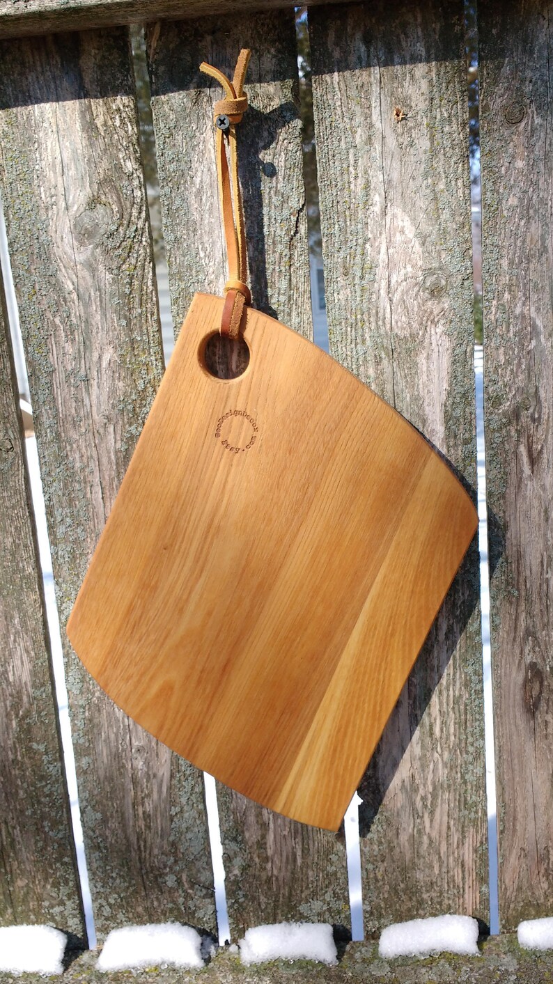 Cutting BoardsRepurposed HardwoodAwesome shapes Enjoy!