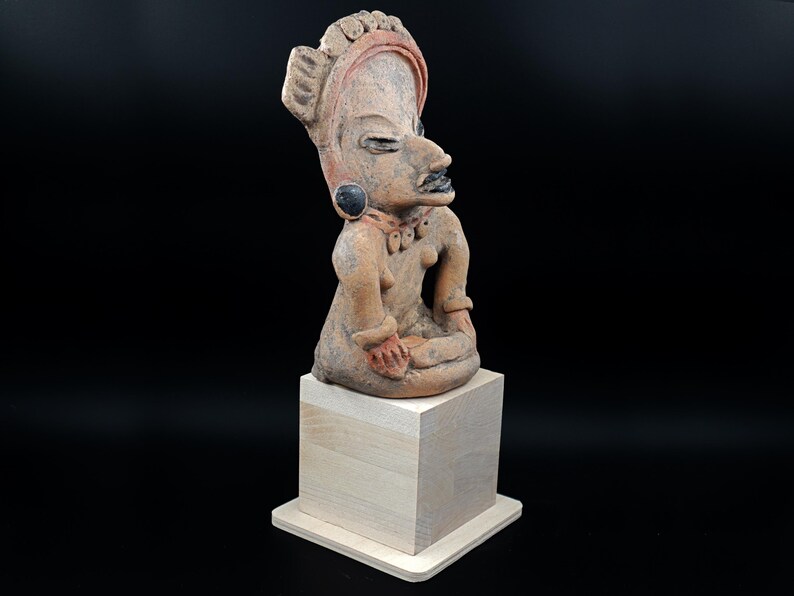 Ancient Pre Columbian Veracruz Pottery Female Sitting Figure, Remojadas Type Dated As Between 400 to 600 AD, Eastern Mexico, Mesoamerica Art image 5