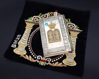 Judaica Books, Vintage Siddur Avodat Israel, With English Translation, Sinai Publishers, Tel Aviv, Israel 1975, Used Book For Praying