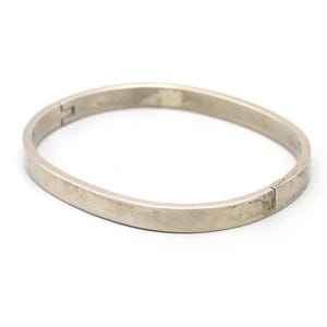 Modernist Square Bangle Bracelet Made Out 925 Sterling Silver, Round Edges And Hinged, Weight 23 Grams, Vintage Jewelry