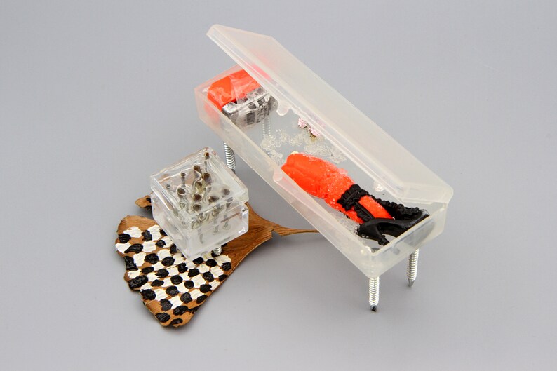 Trash Art Sculpture, Musical Sculpture Piano and Stool, Lady shops Gaga Piano, Sparkling Figurine, Funny Artwork, Small Stiletto Shoes, Luxury Car