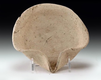 Jerusalem First Temple Period, A Clay Oil Lamp With Pinched Spout, Terracotta From The Iron Age II Circa 9th Century BCE, Holy Land, Israel