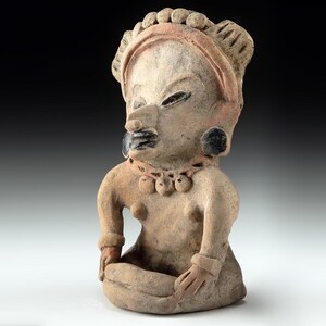 Ancient Pre Columbian Veracruz Pottery Female Sitting Figure, Remojadas Type Dated As Between 400 to 600 AD, Eastern Mexico, Mesoamerica Art image 3