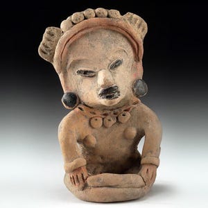 Ancient Pre Columbian Veracruz Pottery Female Sitting Figure, Remojadas Type Dated As Between 400 to 600 AD, Eastern Mexico, Mesoamerica Art image 1