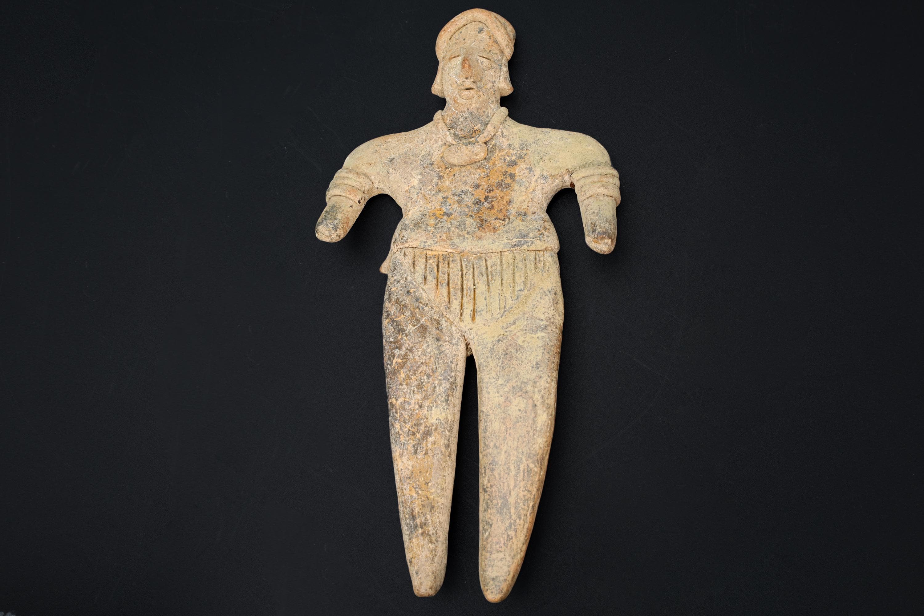 洋書 The Ancient Art of Colima, Mexico Ancient Pre Columbian Colima Pottery Standing Figure, Full Body
