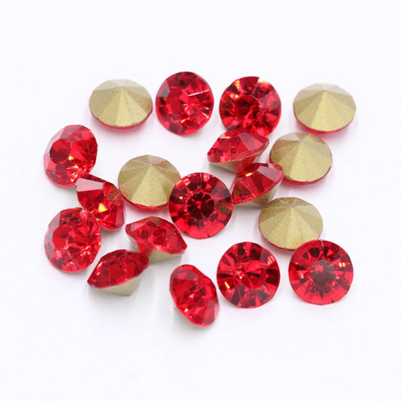 Red Pointed Back Rhinestones light siam pointed back crystals loose chatons glass crystals beads ss4 ss6 ss8 ss10 ss12 ss16 ss20 2mm-4.5mm