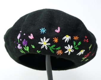 Béret fleuri 100 % laine brodé à la main, chapeau français, bonnet d'hiver, béret chaud multicolore