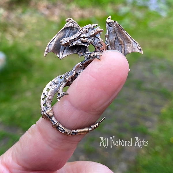 Finger Dragon Necklace (Silicon Bronze)