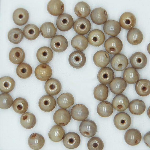 Made in India. Pack of 50 Glass Beads Red Luster Round 6mm
