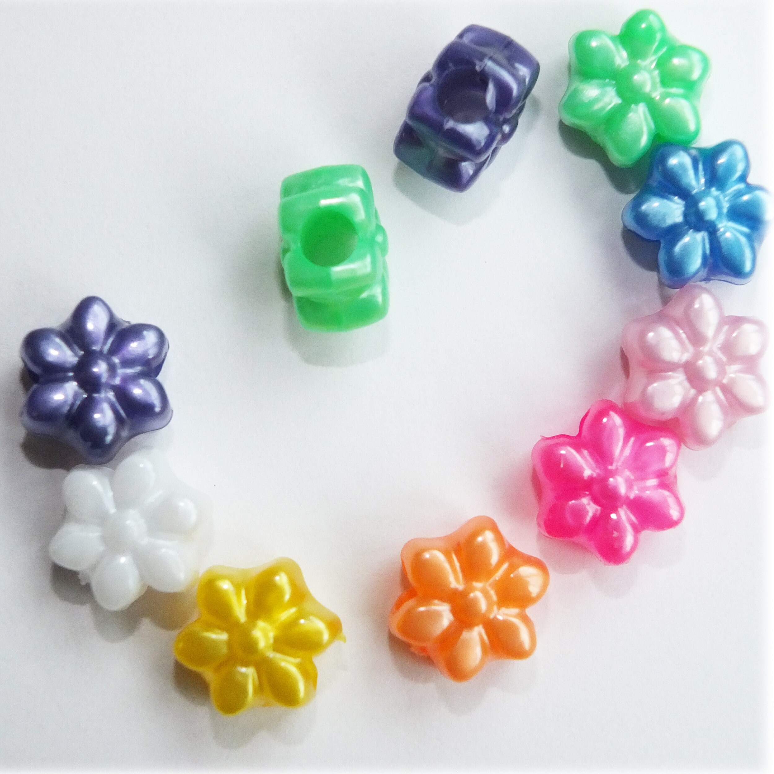 thumbnail image 2 of Pony Beads Old World Pearl Mix – Large Hole Beads – Made In USA (100 Pack) 2 of 6