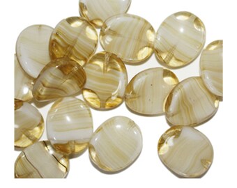 Ámbar nublado Twist Checa presiona granos de cristal de 14mm (pack 16)