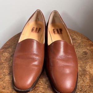 Vintage 90s GAP Brown Leather Loafers Size in 7 B Made in Italy
