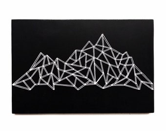 Geometryczna sztuka sznurkowa na górze - Sztuka górska - Geometryczna góra - Nowoczesna sztuka ścienna