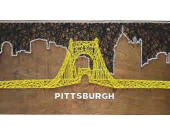 Sztuka Pittsburgh - Pittsburgh Skyline String Art - Most Roberto Clemente