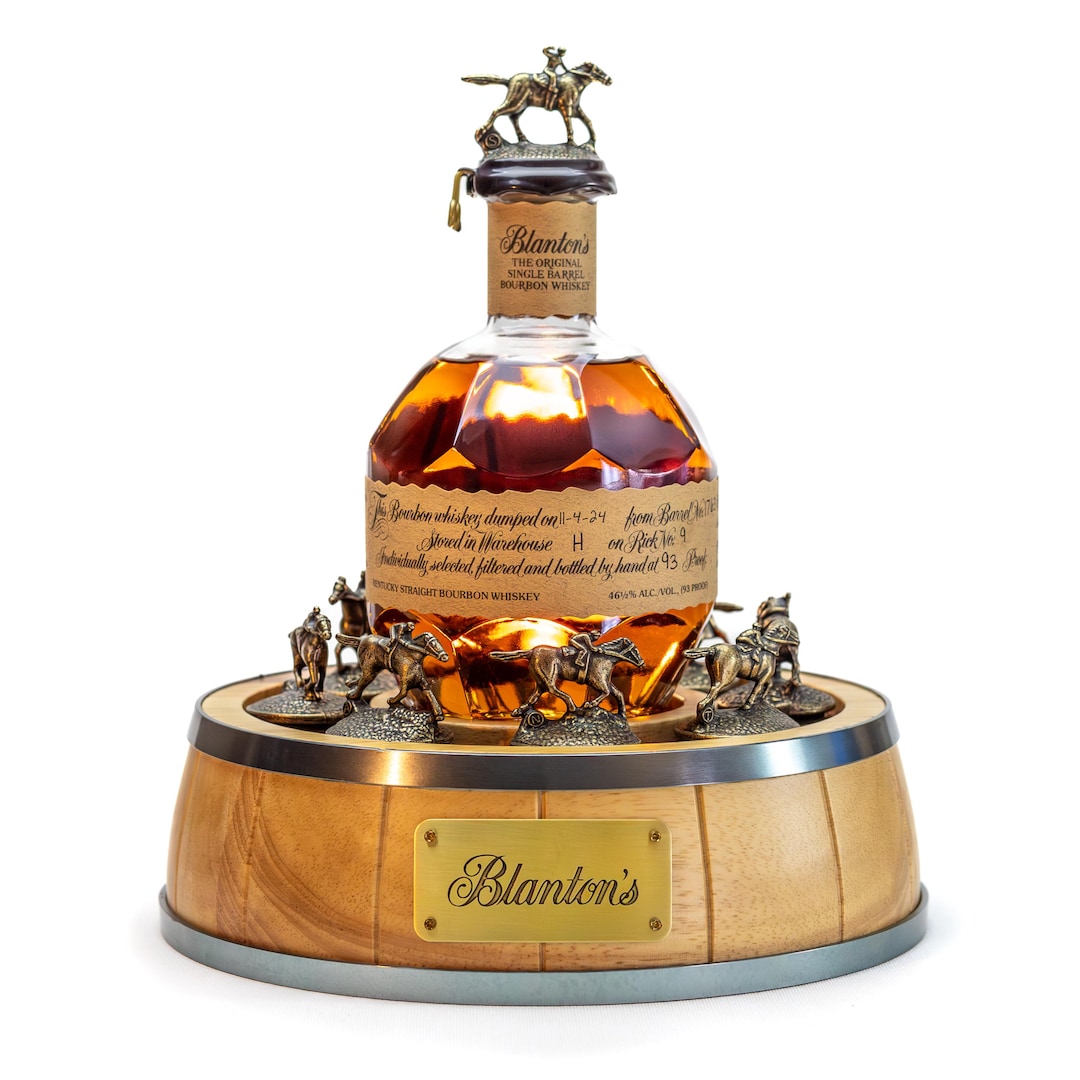 ブラントン　Blanton`s 木製ディスプレイ台座 Amazon.com: YCCOKJJ Blantons Bourbon Stopper Display with 7 Colors