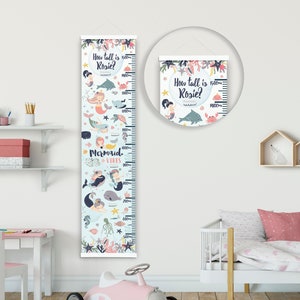 Gepersonaliseerde hoogte/ groeigrafiek - Sea Mermaid Vibes - Beautiful Nursery & Bedroom Wall Decor - Bedrukt op een luxe stof - Ideale Aandenken