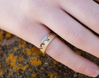 18ct Gold White and Yellow Mountain Ring | Mixed Metal Ring | Two Tone Wedding Band | Mens Wedding Band | Womens Wedding Band