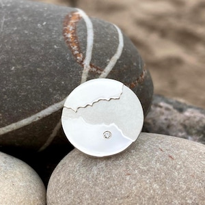 Épinglette littoral personnalisée | Épinglette de carte personnalisée en argent sterling | Broche littoral faite main avec diamant en option