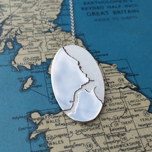 Grande ciondolo personalizzato con carta in argento, collana costiera fatta a mano con catena, collana regalo significativa, gioielli artigianali