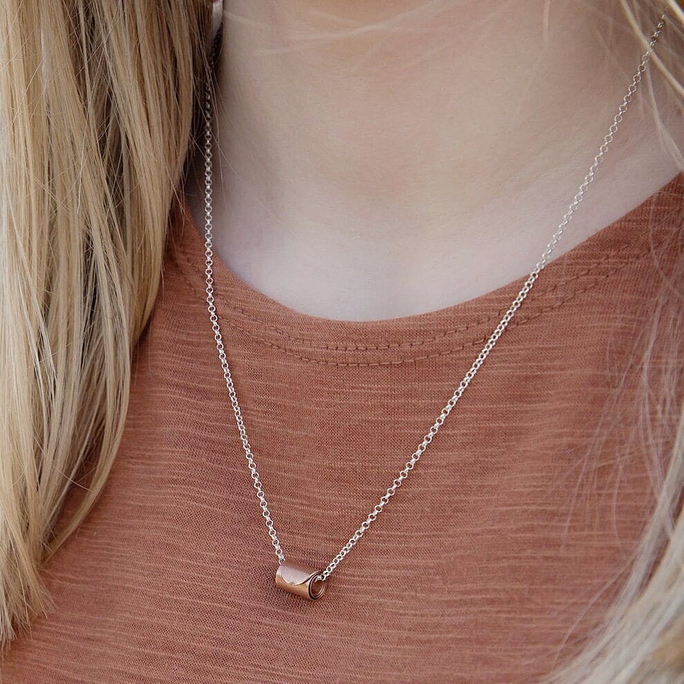Collier Femme Fait Main - Pendentif Vagues En Plaqué Argent Et Or - Longueur 41-45 Cm, Thème Plage