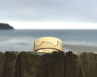 Gold Map Ring | Gold Wedding Ring | Custom Map Jewellery | Contemporary Wedding Ring | Travel Inspired Wedding | Coast Ring