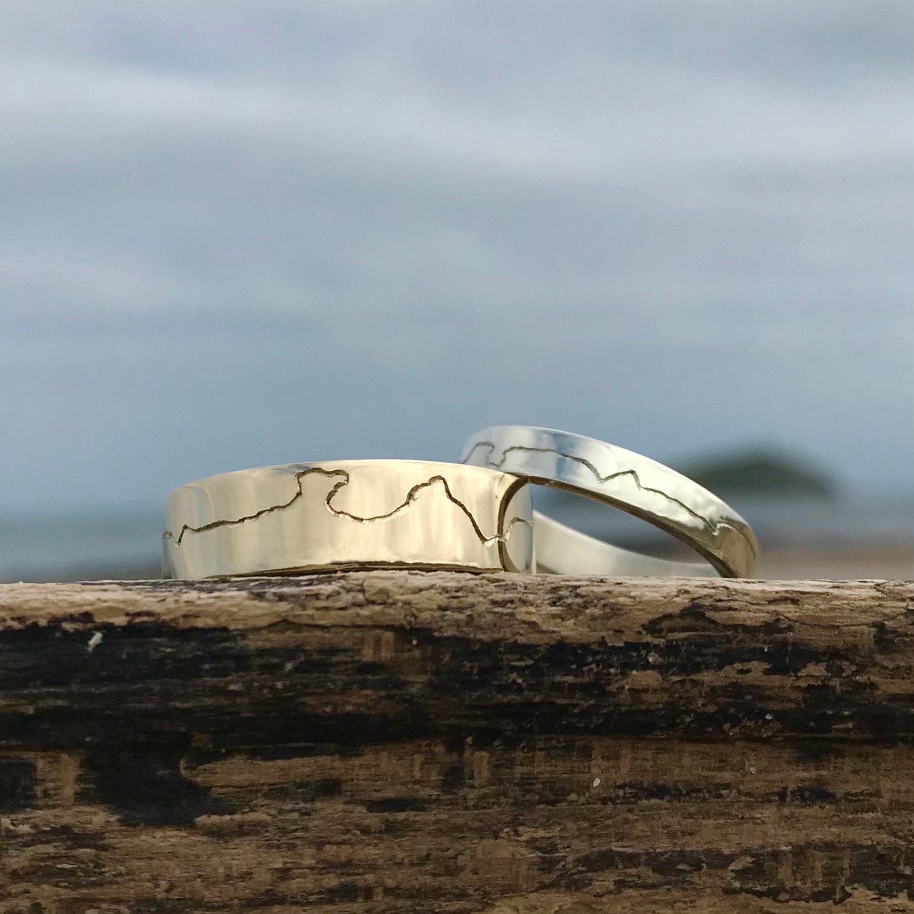 Engraved Gold Coastline Ring | Coastal Wedding Band