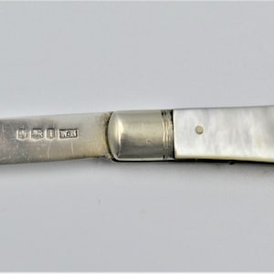 SUPERB Antique 1926 Solid Silver Mother of Pearl MOP Folding Fruit Pocket Knife Hallmarked William Needham