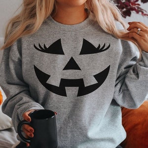 Jack-O-Lantern Halloween Shirt, Pumpkin Face Sweatshirt Jackolantern Funny Thanksgiving Shirts for Women Crewneck Sweatshirt