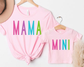 Maman et mini chemises arc-en-ciel tenues maman et moi cadeaux fête des mères cadeau personnalisé pour maman cadeau chemises mère fille cadeau fête des mères