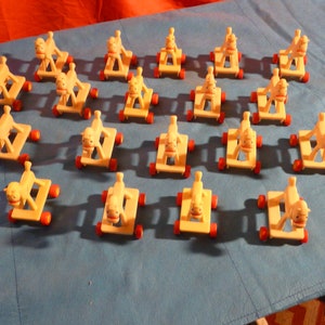 LOt of 19 Happy Meals ''  ROCKING HORSES McDonald's  ''  1986