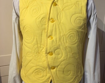 Conjunto de cosplay hecho a mano: camisa de algodón y chaleco acolchado.
