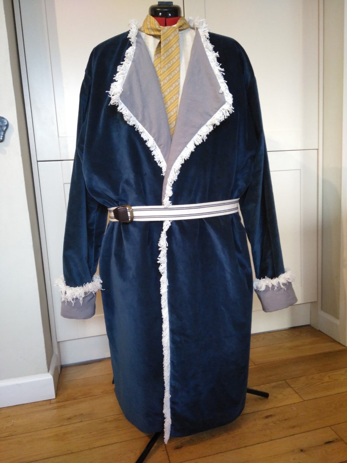 bilbo bathrobe