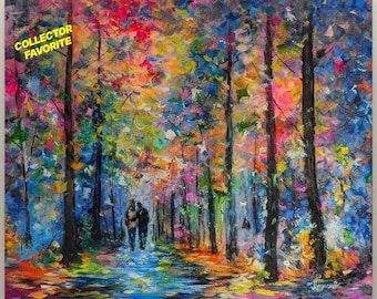 Peut inclure: Une peinture abstraite colorée d'une scène de forêt avec un couple se promenant sur un sentier. L'œuvre présente des teintes vives de rouge, d'orange, de jaune, de bleu et de vert. Le texte "COLLECTOR FAVORITE" est en haut à gauche.