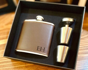 Personalized Flask Groomsmen Gift Set – Engraved Flask & Handmade Wooden Box