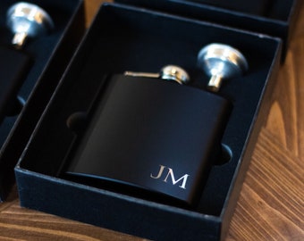 Personalized Groomsmen Flasks, Groomsman Gift, Flask for Groomsmen Custom Flask, Black Hip Flask, Groomsmen Gifts, Gifts for Wedding Party