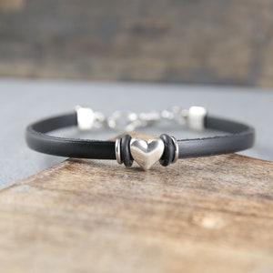 Valentines day gift for her, leather bracelets for women, personalized gifts, bracelet for her, heart bracelet personalized, cuff bracelet