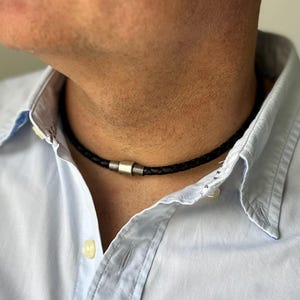 Collar de cuero con cordón trenzado negro y cierre magnético de acero inoxidable antiguo, gargantilla minimalista para hombre, regalo para novio.