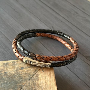 Gevlochten leren armband voor heren dubbele omslag zwart en bruin echt leer met roestvrijstalen sluiting handgemaakt cadeau voor hem, cadeau voor papa