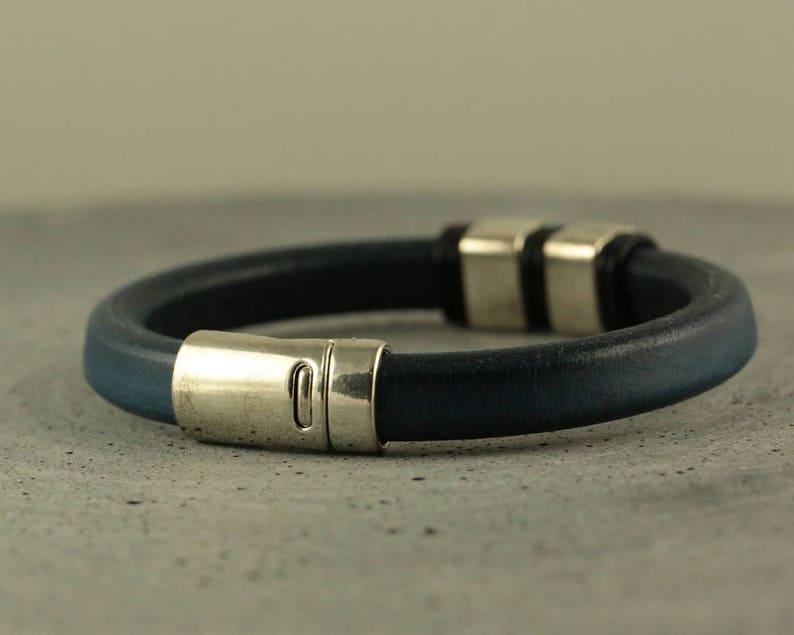 Magnetic Bracelet Cuff Bracelet Bohemian Bracelet Navy Leather Bracelet Regaliz Leather Mens Leather Mens Gift Men Leather Bracelet