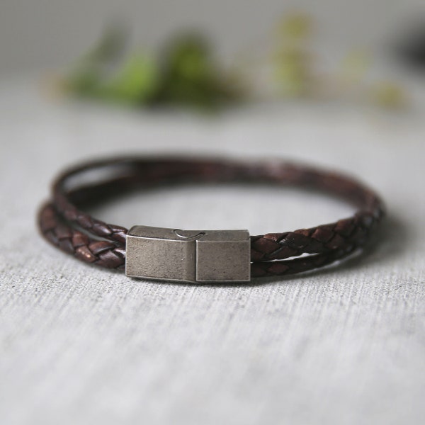 Mens braided leather bracelet with antique magnetic clasp, leather bracelet man braided, 50th birthday gift for men,