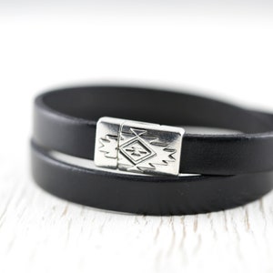 Surfer bracelet, black leather mens viking bracelet
