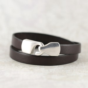 Pulsera de cuero simple, pulsera rústica marrón oscuro, pulsera envolvente personalizada, pulsera de cuero para hombres única, pulsera para hombres personalizada, di corio