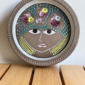 Upsala Ekeby- Mari Simmulson - Vintage Scandinavian ceramics - Flower girl